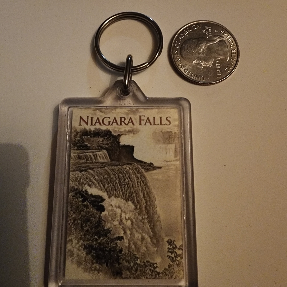 Niagara Falls Souvenir Keychain - Beige/Tan Image Clear Acrylic Travel Gift